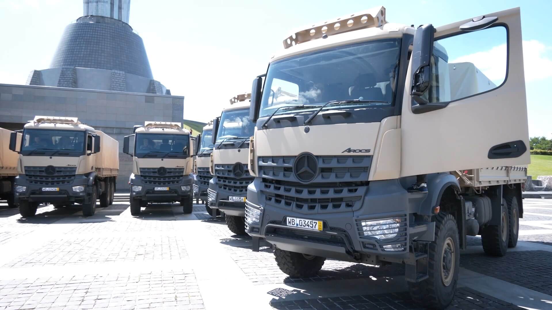 Mercedes-Benz Arocs thumbnail