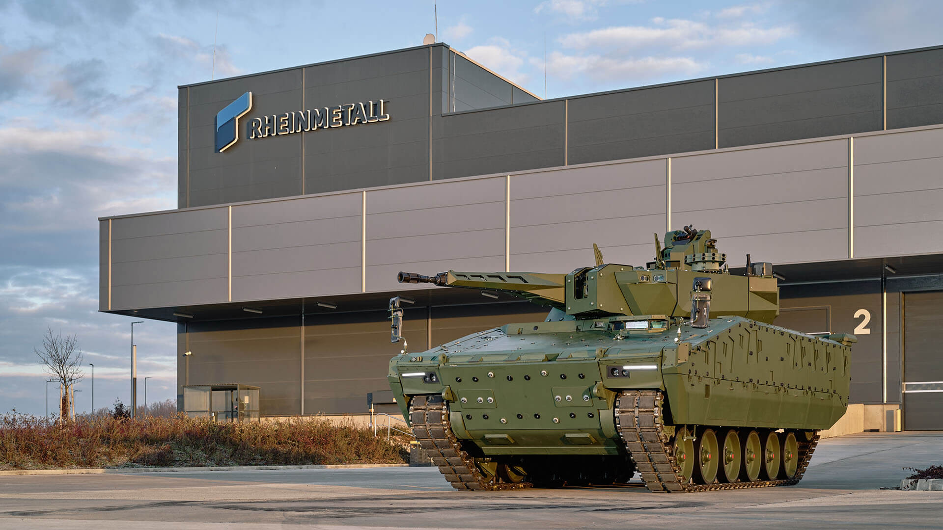 Lynx IFV in front of a Rheinmetall factory